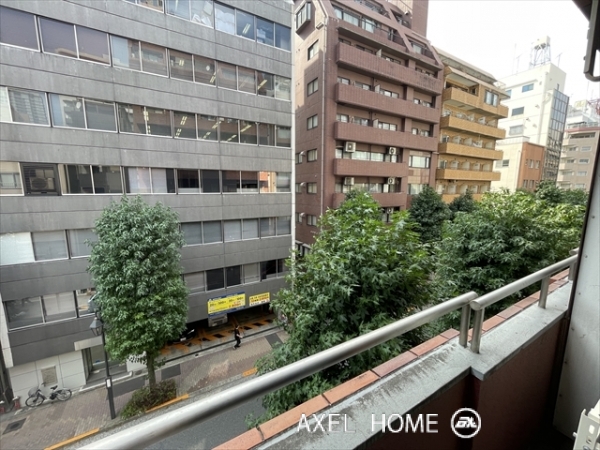 カテリーナ新宿御苑駅前